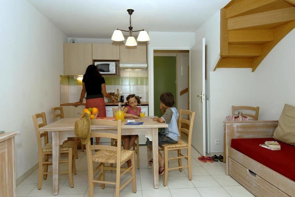 Residence Odalys Le Hameau Du Lac Rignac  Екстер'єр фото